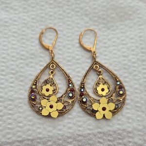 Elegant Gold Floral Earrings